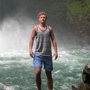 Meet your Posher, Robby